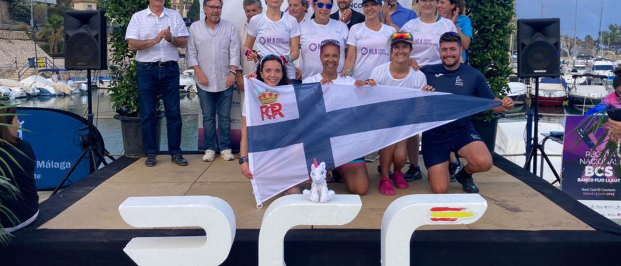 El equipo Rema Vida del Real Club de Regatas de Alicante gana el oro de la primera regata Breast Cancer Survivor