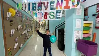 Emotivo regreso al colegio de José: un niño de Tenerife que ha vencido a la leucemia