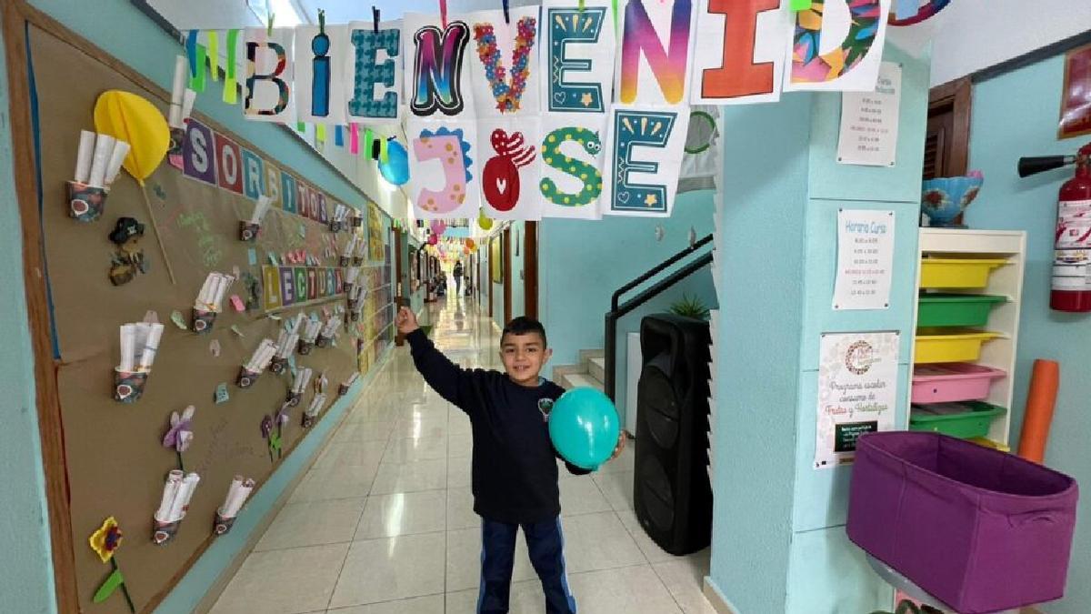 Emotivo regreso al colegio de un niño de Tenerife tras luchar contra la leucemia