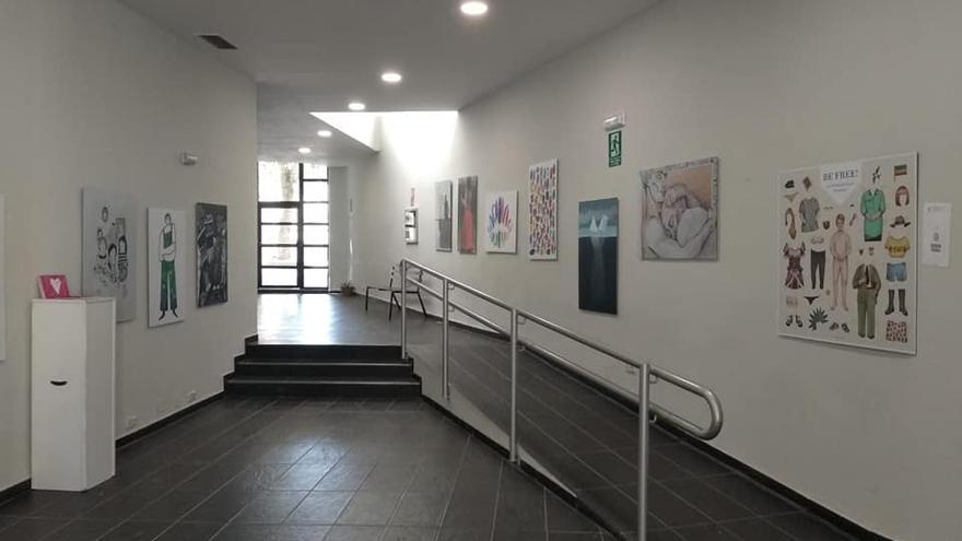 Una exposición trata el amor a través de la visión de varios artistas en Navalmoral de la Mata