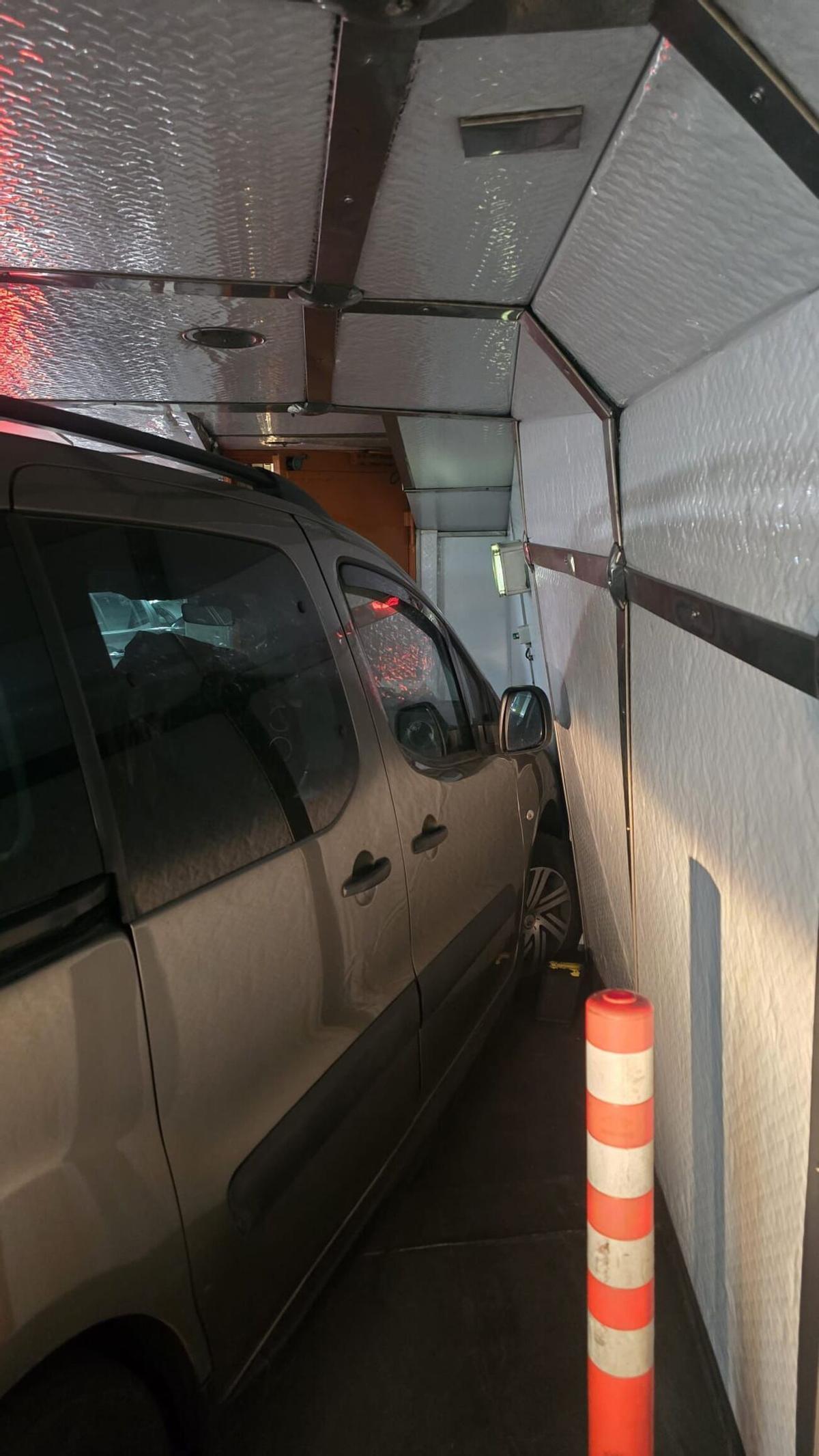 Coches dañados en un ferry de Fred. Olsen por el oleaje entre Los Cristianos y La Palma