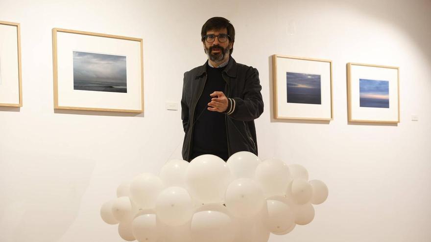 Pablo Basagoiti Brown lleva su búsqueda del color del mar al CMAE de Avilés