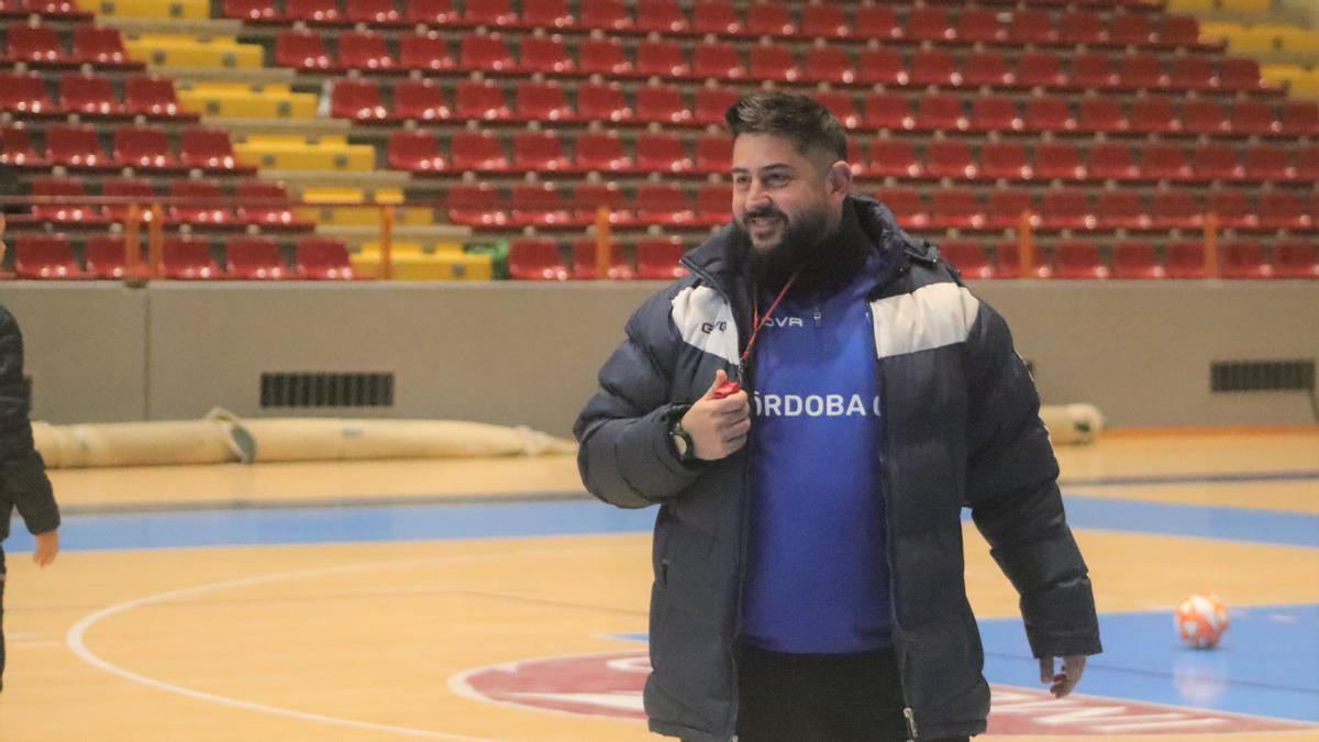 Josan González, entrenador del Córdoba Futsal, en el Palacio Vista Alegre.
