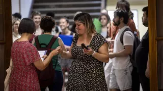 Un aprobado entre los cientos de suspensos en la oposición a profesor de Aragón: "El nivel de la prueba estuvo dentro de lo normal"