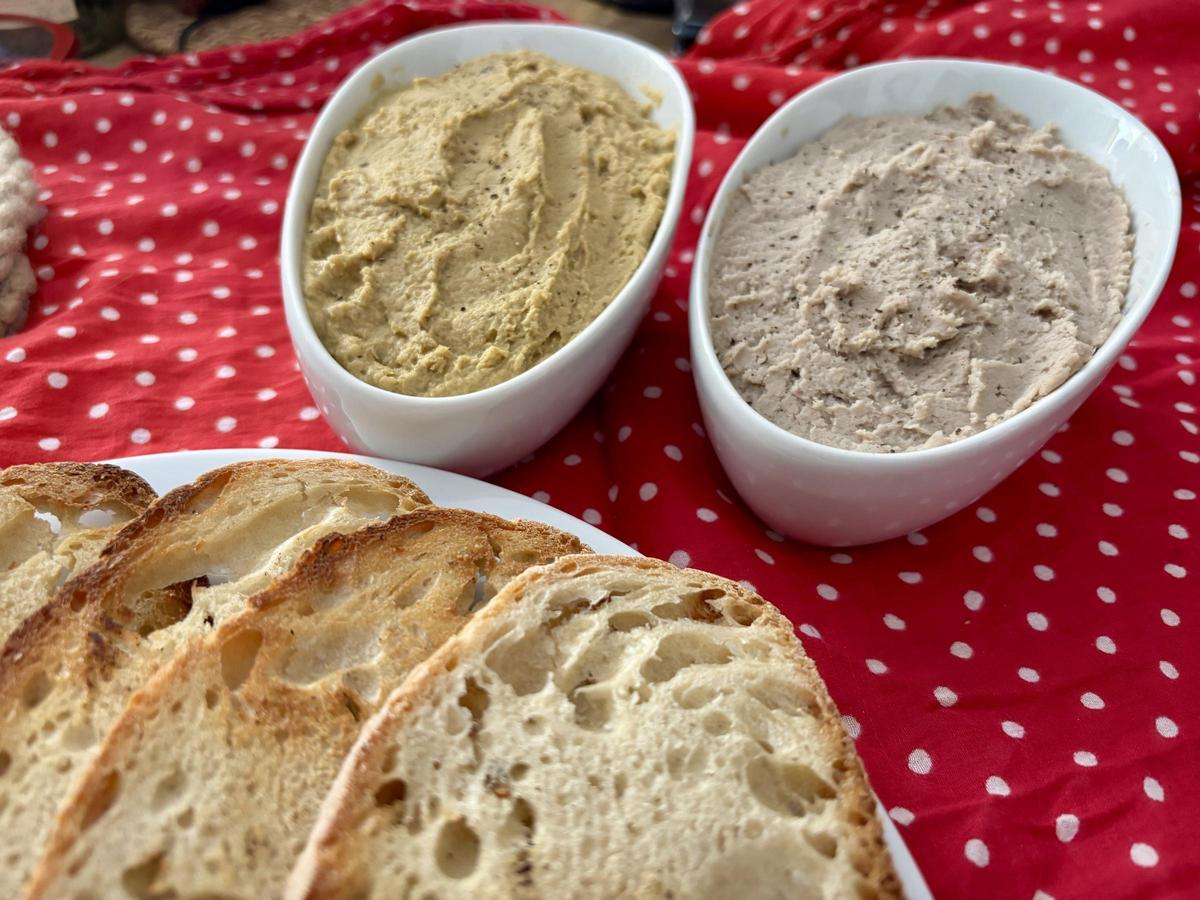 Dúo de patés de mar