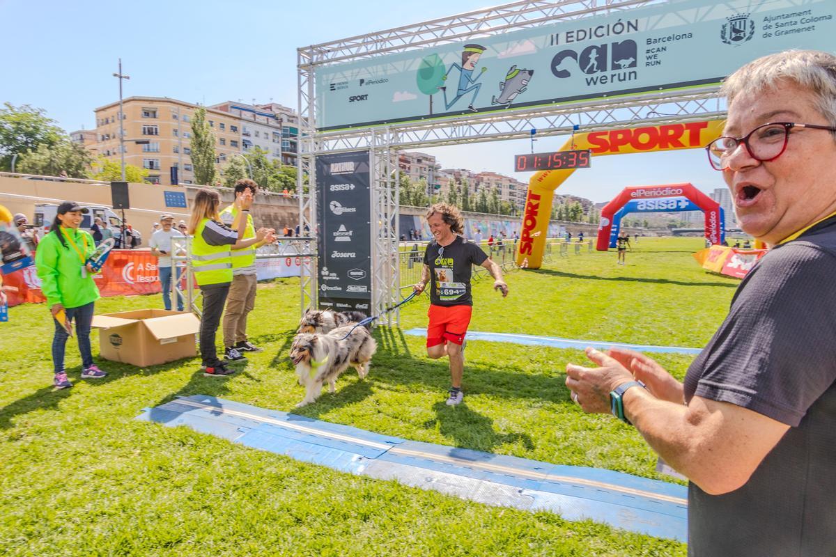 Carrera Can We Run, donde las personas y sus mascotas perrunas corren en familia.