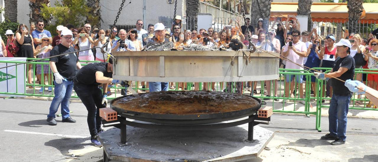 La costra gigante organizada por la Gestora de Festejos Populares en las fiestas de agosto.