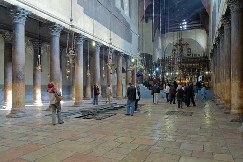 Interior de la basílica de la Natividad