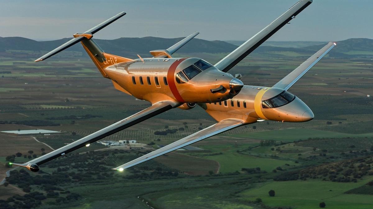 Dos PC-12 de Jetfly en pleno vuelo.