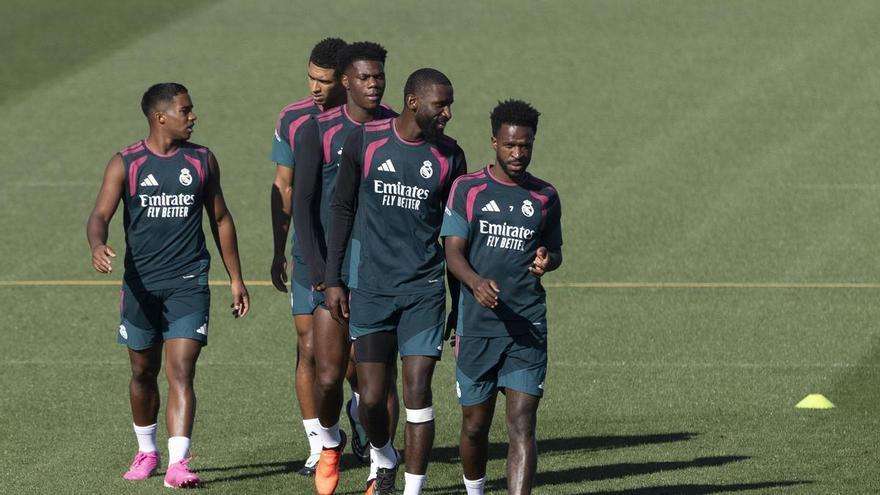 El Real Madrid viaja a Elche con la cabeza puesta en el derbi del Metropolitano