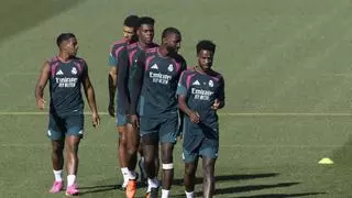 El Real Madrid viaja a Elche con la cabeza puesta en el derbi del Metropolitano