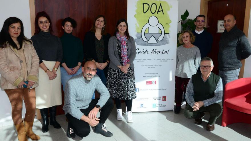 Representantes de Concello y DOA Saúde Mental, en la presentación del programa.