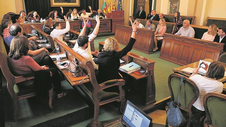 El bipartito aprueba seguir adelante con la plaza de director de la banda pese a PP y Cs