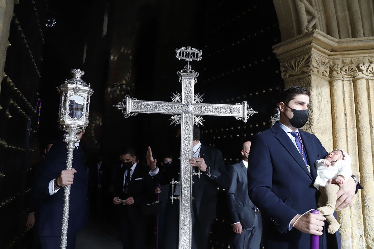 El Vía Crucis de las cofradías vuelve a la calle presidido por Jesús del Calvario