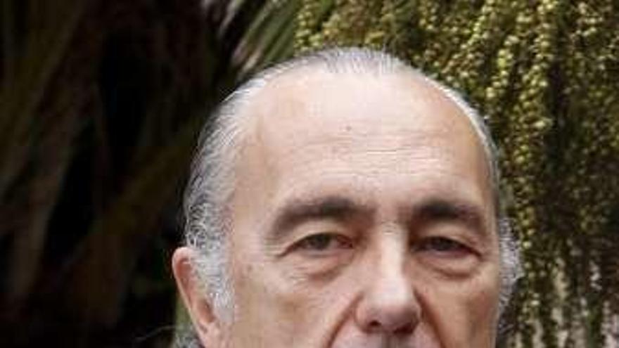 Luis Alberto de Cuenca.