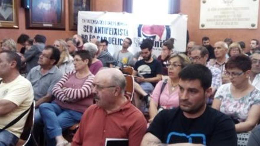 L&#039;Ajuntament de Manresa demana per unanimitat que no es multi als dos antifeixistes expedientats