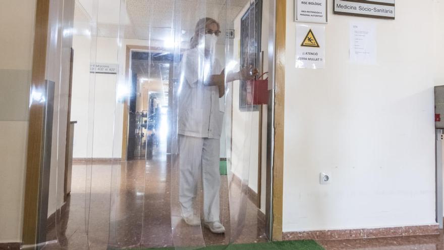 Accés a la planta covid de l&#039;Hospital Sant Bernabé de Berga