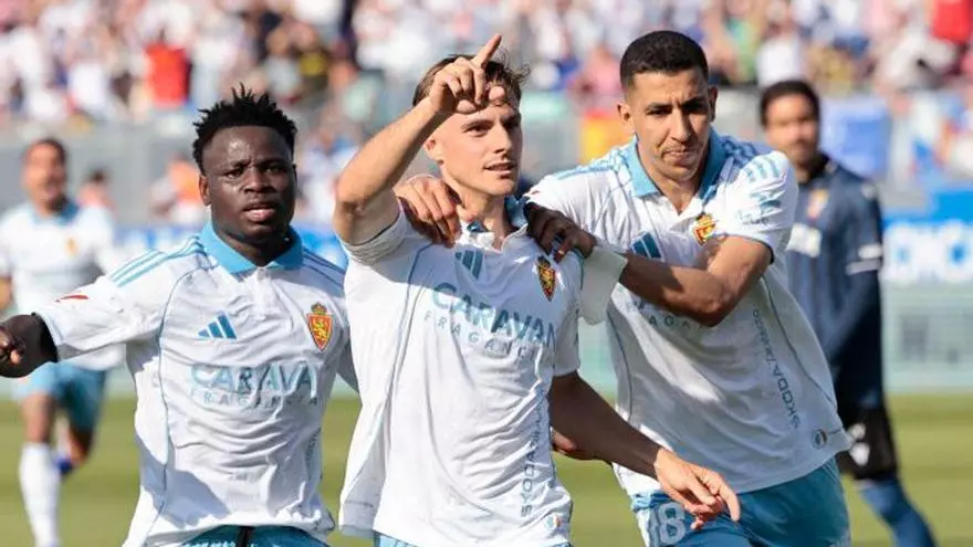 Dani Gómez anotó el penalti en busca de la salvación