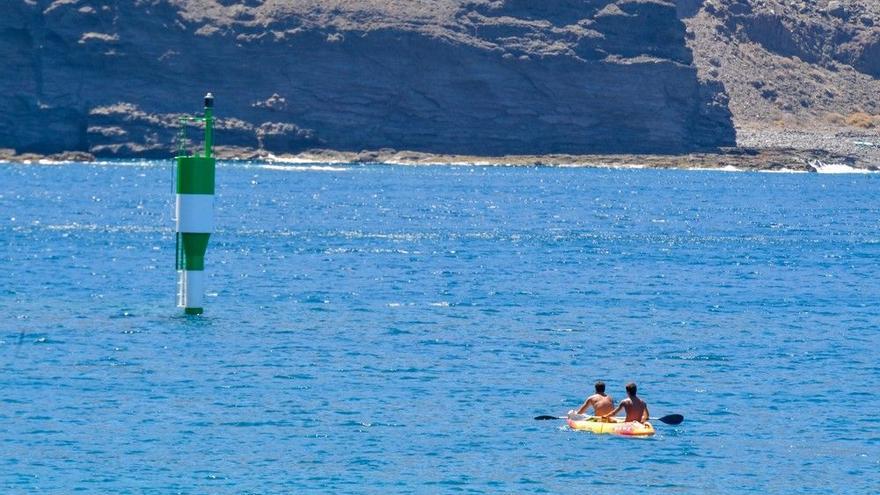 Puertos Canarios repone el canal de navegación de Las Nieves por inseguro y poner en riesgo a los bañistas
