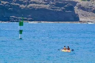 Puertos Canarios repone el canal de navegación de Las Nieves por inseguro y poner en riesgo a los bañistas