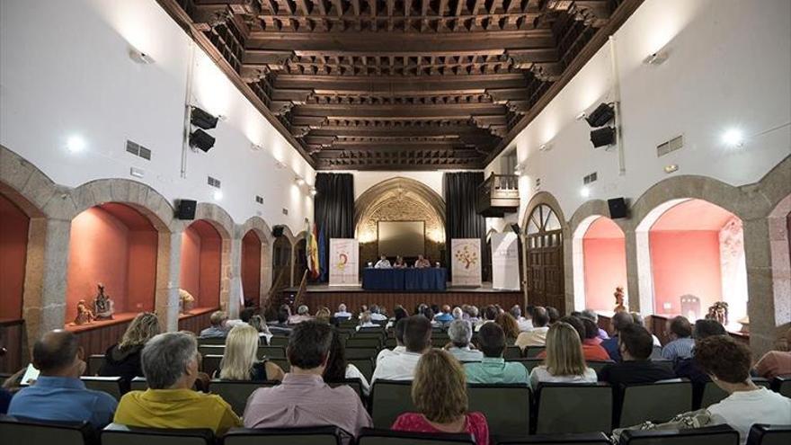 Diputación presenta sus planes ante los alcaldes