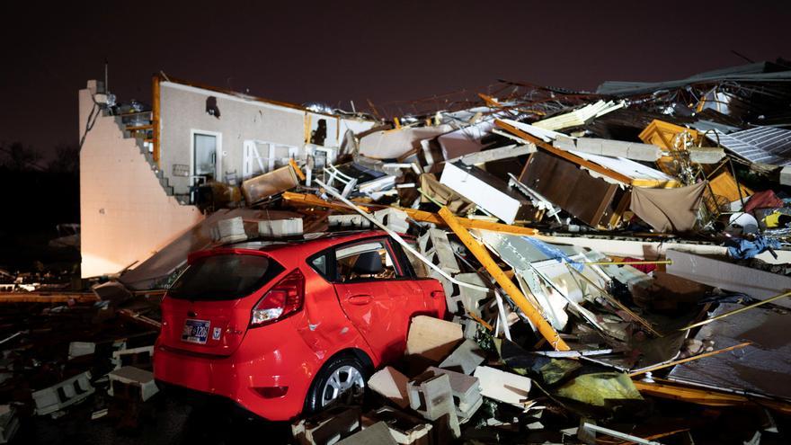 Al menos seis muertos y múltiples daños por tornados en Tennessee