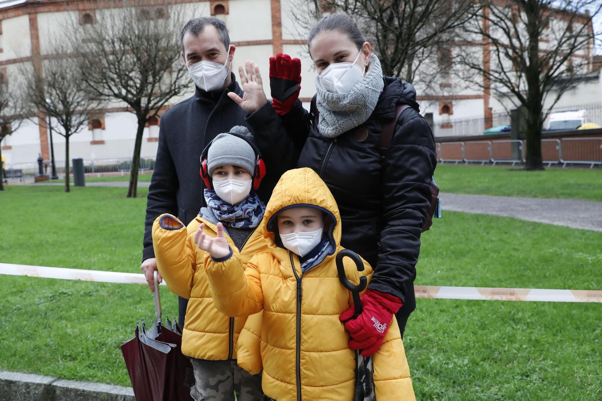 Los Reyes Magos protagonizan un segunda jornada de ilusión en Gijón