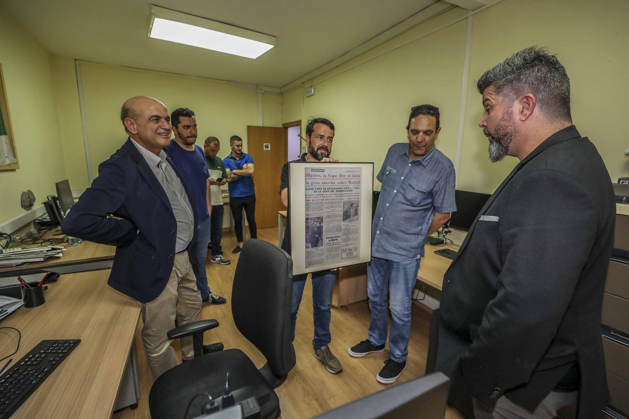 Visita Bragarnik dueño del Elche cf a la Redaccion de informacion en Elche