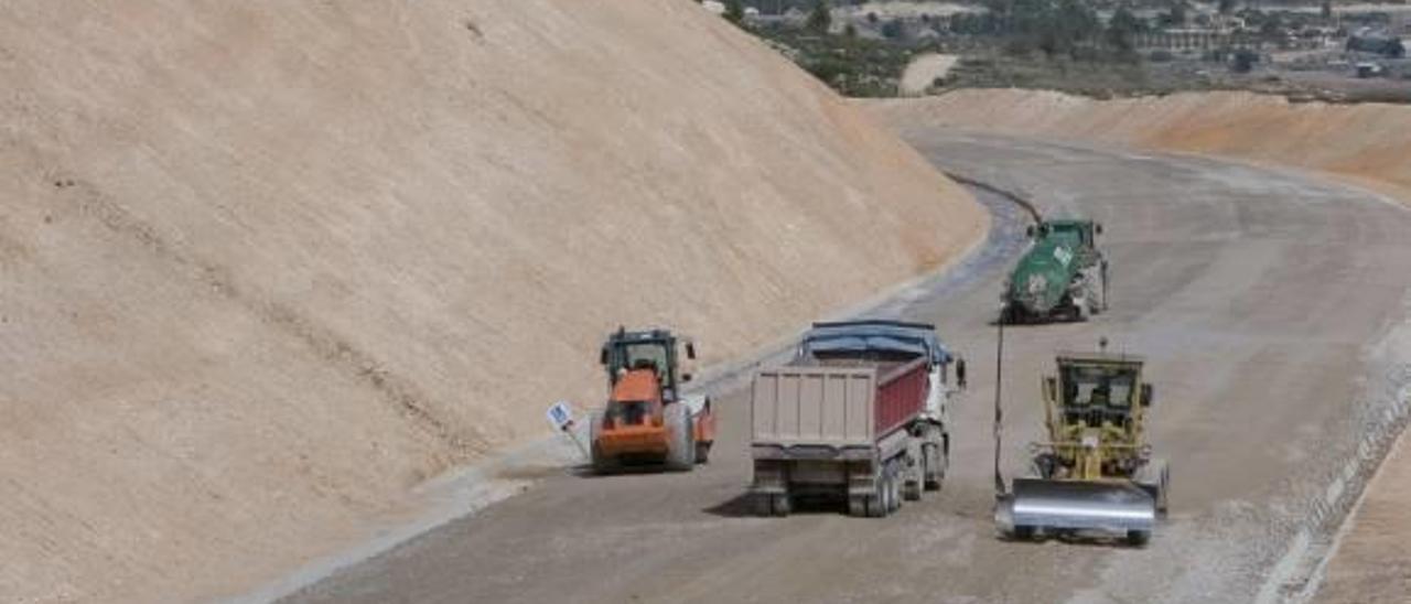 Rajoy aplaza el grueso de la obra de la variante de la Font a 2018 y 2019