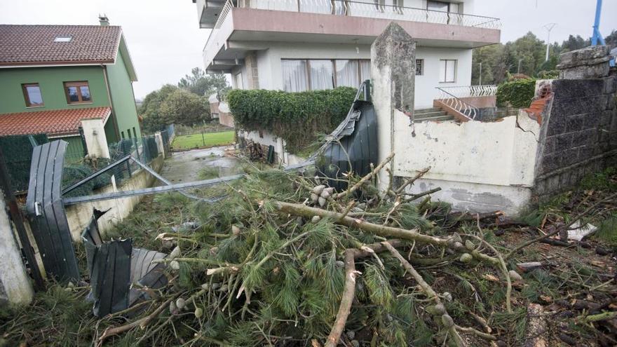 Destrozos por el temporal en Oleiros