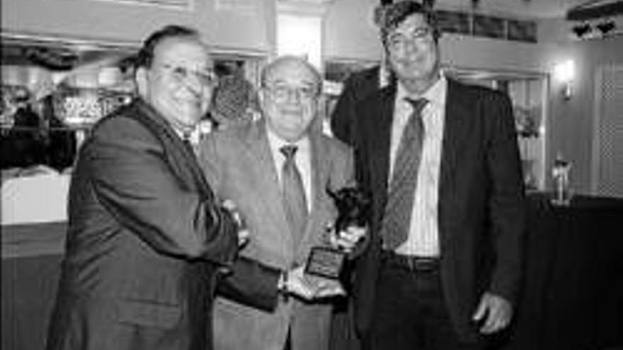Canal Extremadura recibe el Trofeo Taurino Río
