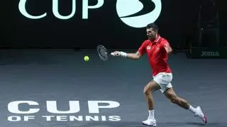 Djokovic no falla y conduce a Serbia a semifinales
