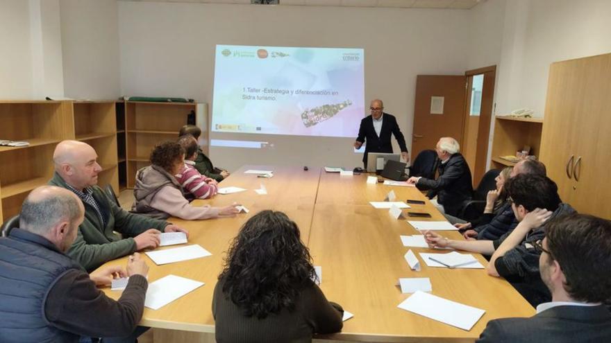 Reunión en el Viveiro deEmpresas municipal de AEstrada.
