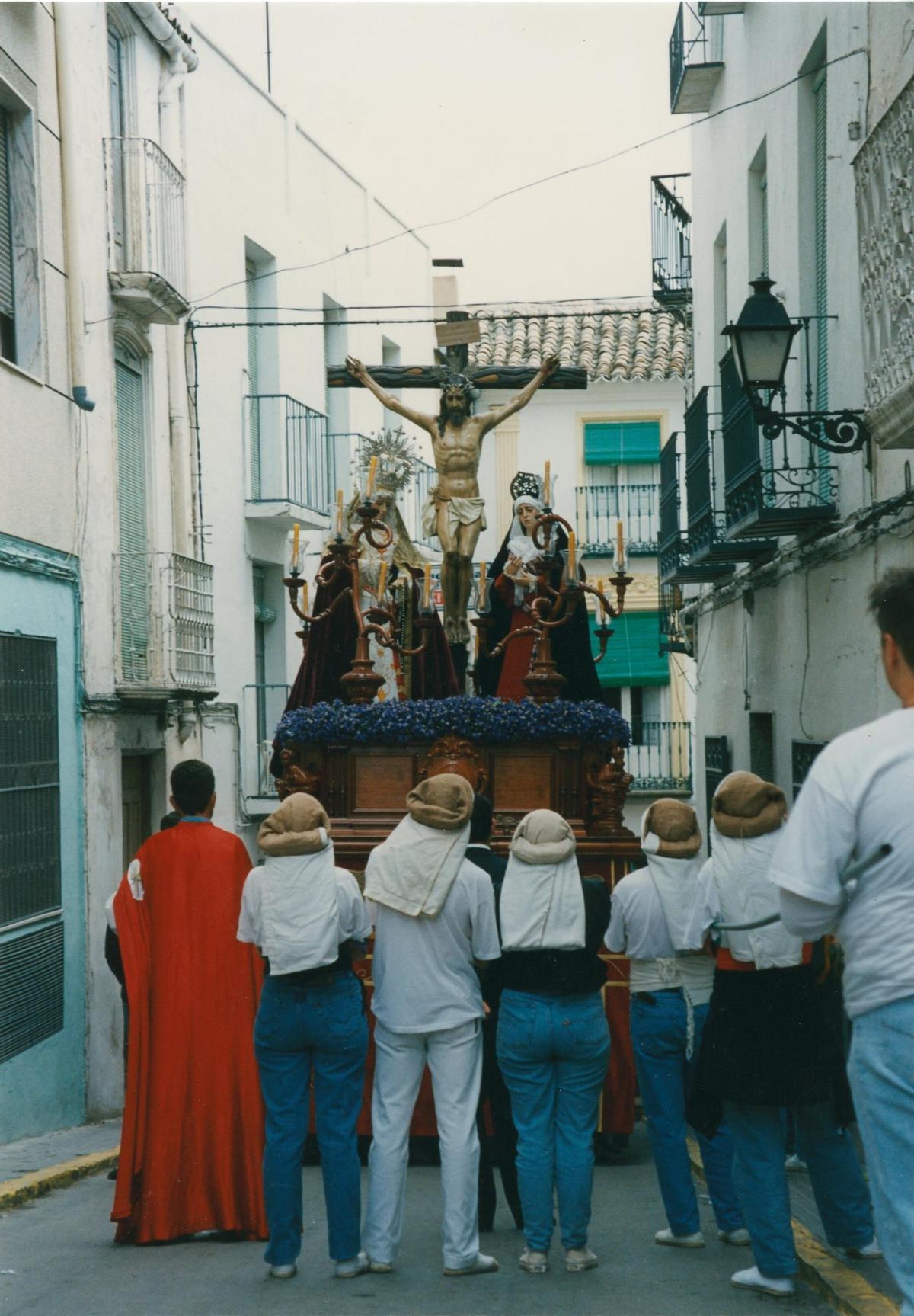 El Cristo de la Expiración y la Virgen del Calvario, en una procesión de los años 90 cuando formaban el Stabat Mater junto a la Magdalena