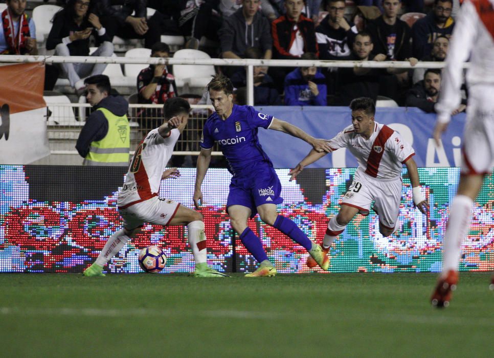 El partido entre el Rayo y el Oviedo, en imágenes