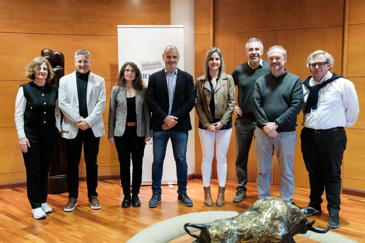 Irene Coleman, Roberto Algaba, Cristina Martín, Jordi Grivé, Mónica Madrid, Roberto Algaba, Xavier Serrano con los invitados Javier Palau, gerente de Servicios Palau y el director de Gasifred, Jordi Ferrer.