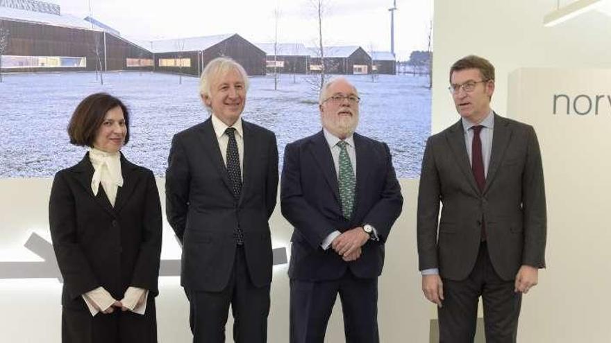 Marta y Pablo Fernández, Arias Cañete y Núñez Feijóo, ayer.