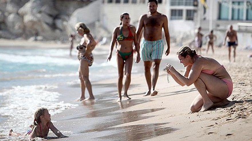¿Vale la pena endeudarse para irse de vacaciones? Gonzalo Bernardos lanza una seria advertencia