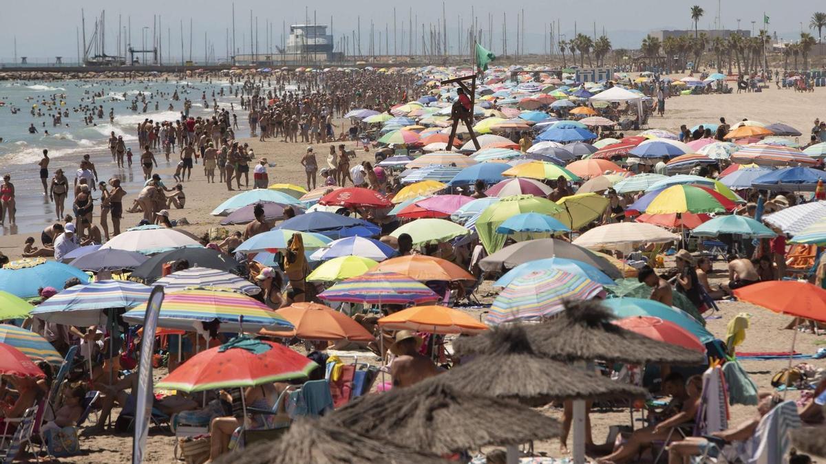 Playa de Canet d'en Berenguer durante el pasado verano.