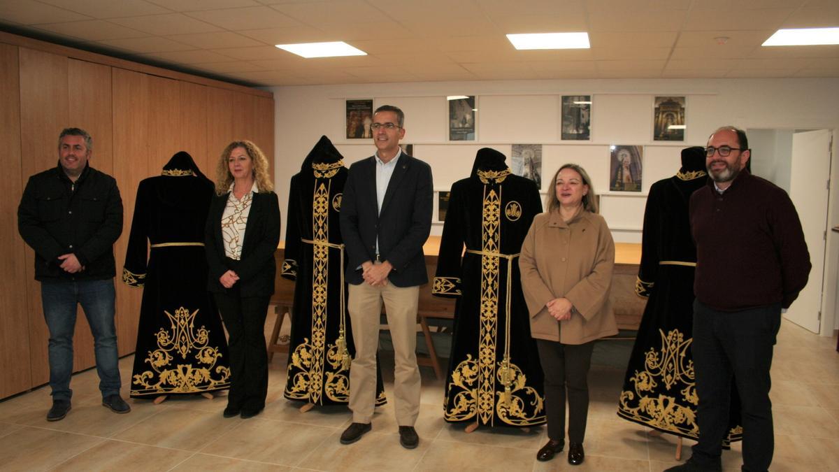 Pedro Ruiz Martínez, Silvia Teruel, Diego Domínguez Arcas, María del Mar Peñarrubia Agius y José María Campoy López Perea, durante la presentación de los estrenos la pasada Semana Santa.