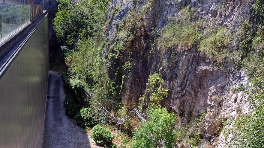 Finalizan los trabajos para garantizar la seguridad en el entorno de Tito Bustillo, en Ribadesella