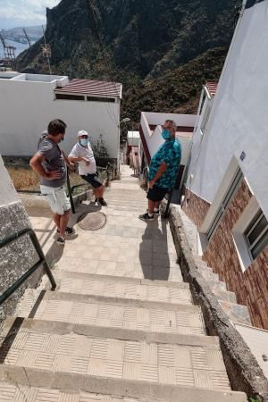 Vecinos de Cueva Bermeja alerta de diferentes carencias en su barrio