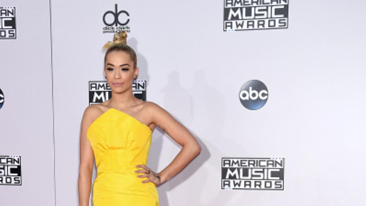 Rita Ora en los American Music Awards 2014