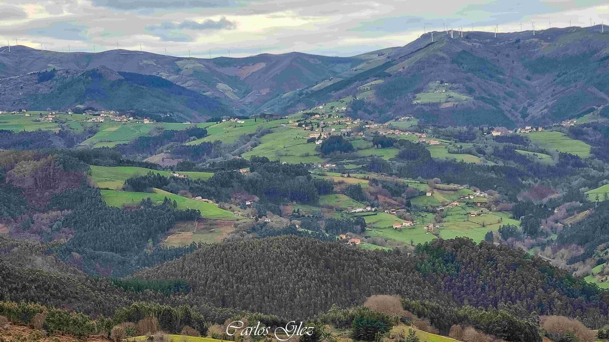 Vista de Malleza y la sierra del Pumar.