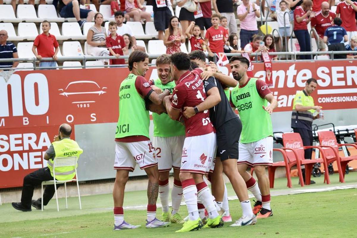 La mejores imágenes de la goleada del Real Murcia ante el Teruel