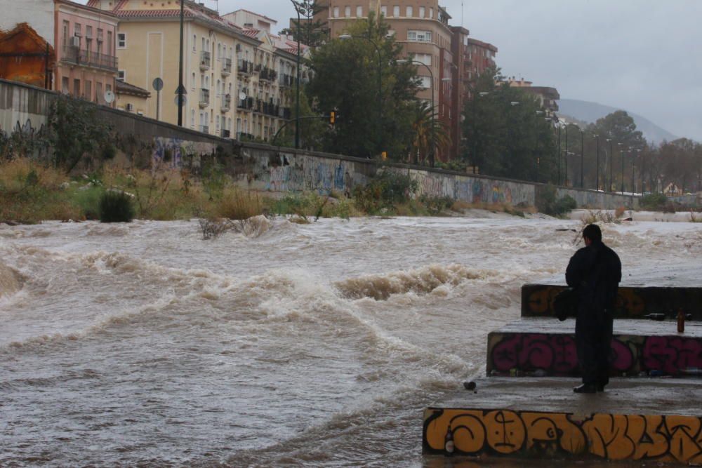 La capital de la Costa del Sol amanece bajo las nubes y con una previsión de lluvias intensas que se quedarán hasta la próxima semana