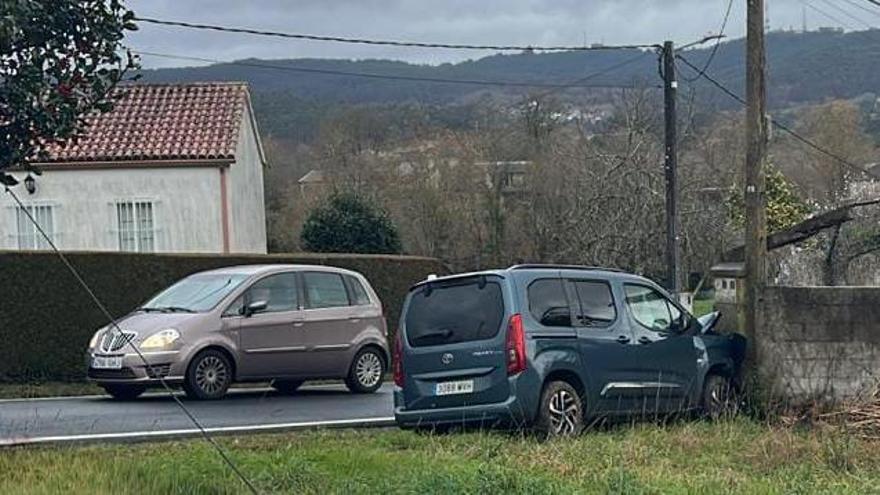 Salida de vía este jueves en la parroquia de Laraño, en Santiago
