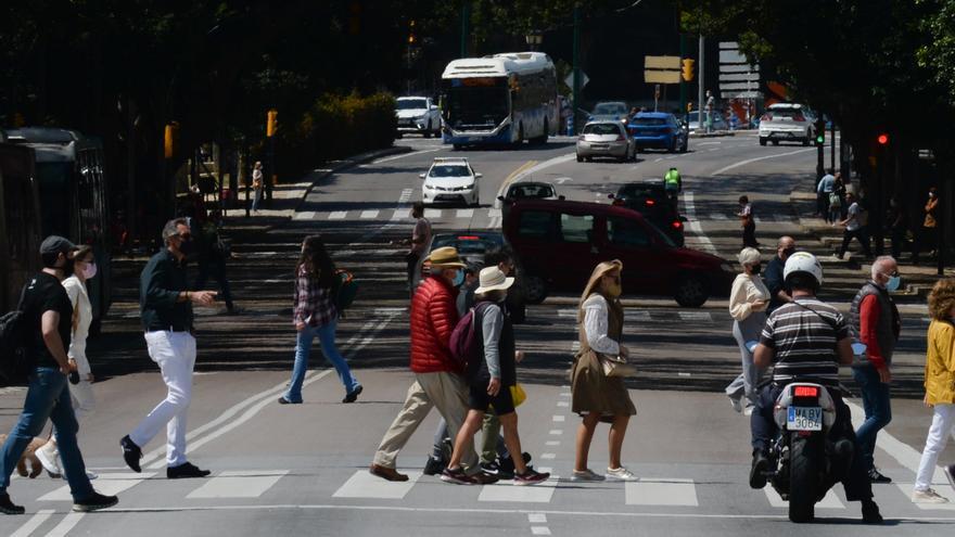 Málaga baja del millar de contagios durante el fin de semana