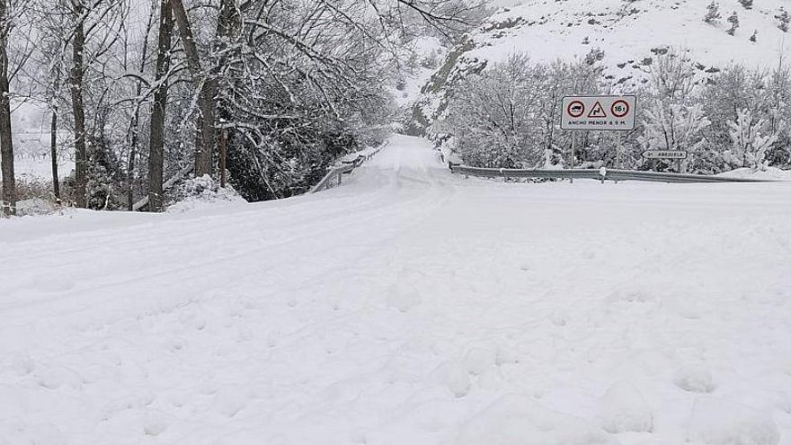 Una carretera permanece cortada en Fanlo (Huesca) y se requiere cadenas en 57 vías de la Comunidad