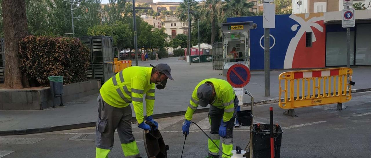 Limpieza del alcantarillado en Sagunt.